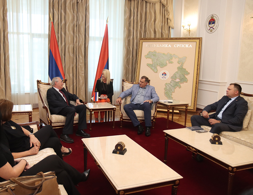 БАЊАЛУКА, 6. СЕПТЕМБРА /СРНА/ - Предсједник Републике Српске Милорад Додик нагласио је да је Холокауст и страдање Јевреја у Другом свјетском рату један од најмрачнијих људских и цивилизацијских догађаја који никада не смије бити заборављен, као ни геноцид почињен над српским народом током 20. вијека.