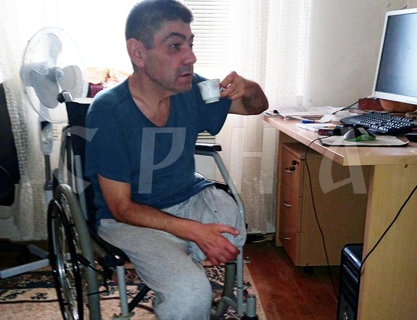 Драгану Самарџићу из Берковића дијабетес је откривен када је имао свега осам година и од тада, пуних 49 година, свакодневно га узима, што га чини дијабетичаром са највише година на овој терапији у БиХ