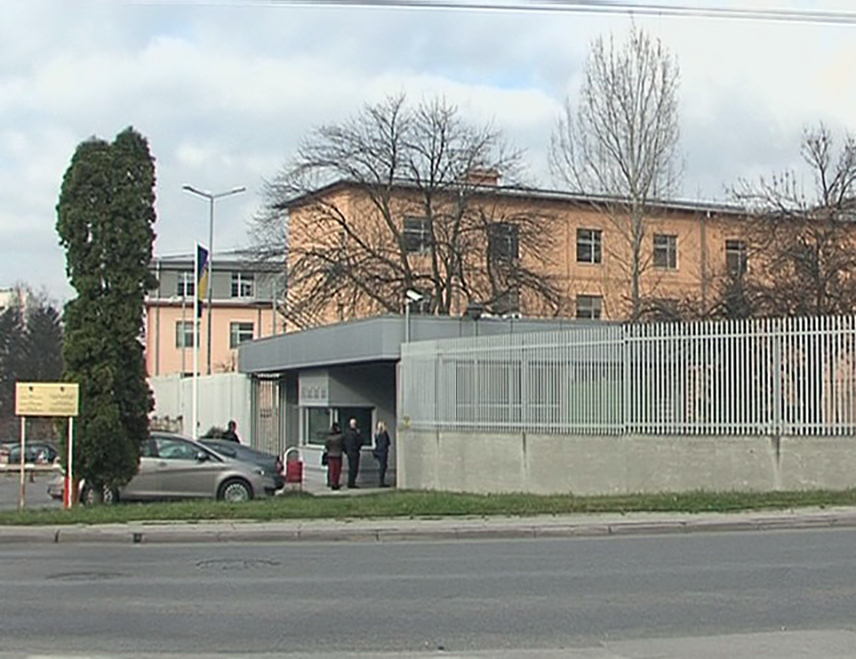 САРАЈЕВО, 19. СЕПТЕМБРА /СРНА/ - Суд БиХ данас је донио првостепену пресуду у предмету "Ибрахим Пурић и други" којом је некадашњи припадник такозване Армије БиХ Алмир Сарајлић проглашен кривим за ратни злочин против ратних заробљеника и осуђен на 20 година затвора, док су остали ослобођени оптужбе.