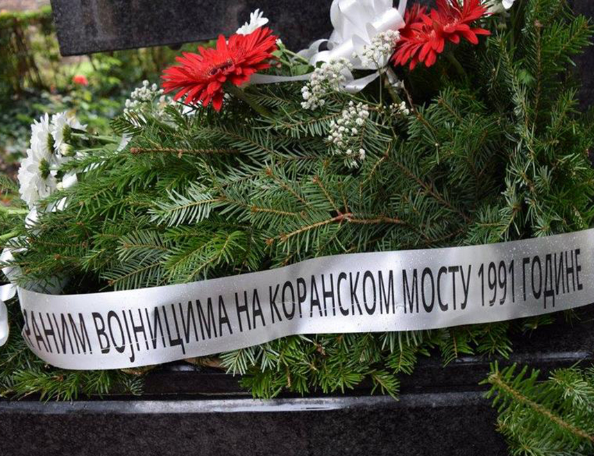 БЕОГРАД, 21. СЕПТЕМБРА /СРНА/ - Навршиле су се 32 године од злочина хрватских снага над резервистима ЈНА на Коранском мосту у Хрватској, а за њега је осуђен само један починилац од којег су правили и жртву и хероја, саопштено је из Документационо-информационог центра "Веритас".