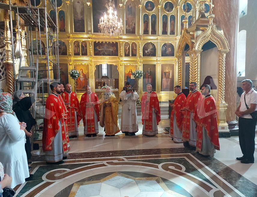 САРАЈЕВО, 21. СЕПТЕМБРА /СРНА/ - У Саборној цркви Рођења Пресвете Богородице у Сарајеву данас је служена литургија поводом храмовне славе Мале Госпојине која се у овој цркви прославаља дуже од вијека и по.