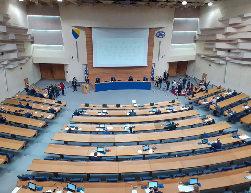 САРАЈЕВО, 21. СЕПТЕМБРА /СРНА/ - Представнички дом Парламентарне скупштине БиХ није данас усвојио Приједлог закона о спољним пословима БиХ.