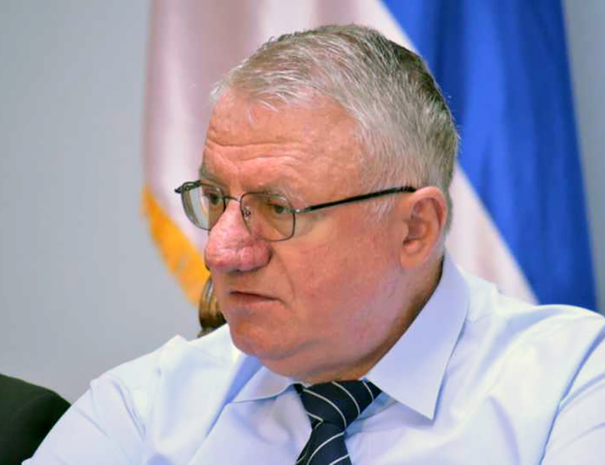 БЕОГРАД, 28. СЕПТЕМБРА /СРНА/ - Предсједник Српске радикалне странке /СРС/ Војислав Шешељ рекао је Срни да још није добио нову хашку оптужницу за непоштовање суда, али да је спреман да се одазове позиву ако Механизам за међународне кривичне судове, који је замијенио Хашки трибунал, буде пресељен у неку сигурнију државу, као што је Авганистан.