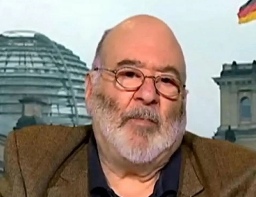 ЊУТОН, 11. ОКТОБРА /СРНА/ - Амерички писац и публициста Џаред Израел рекао је да је такозвано Косово настало истјеривањем Срба из земље њиховог поријекла, као што је и "Палестина" настала прогоном Јевреја из њихове постојбине, те да су тврдње да Арапи у Гази "само желе да ослободе своју нацију, историјску Палестину" идентичне оним да су Албанци "само жељели да ослободе своју нацију".