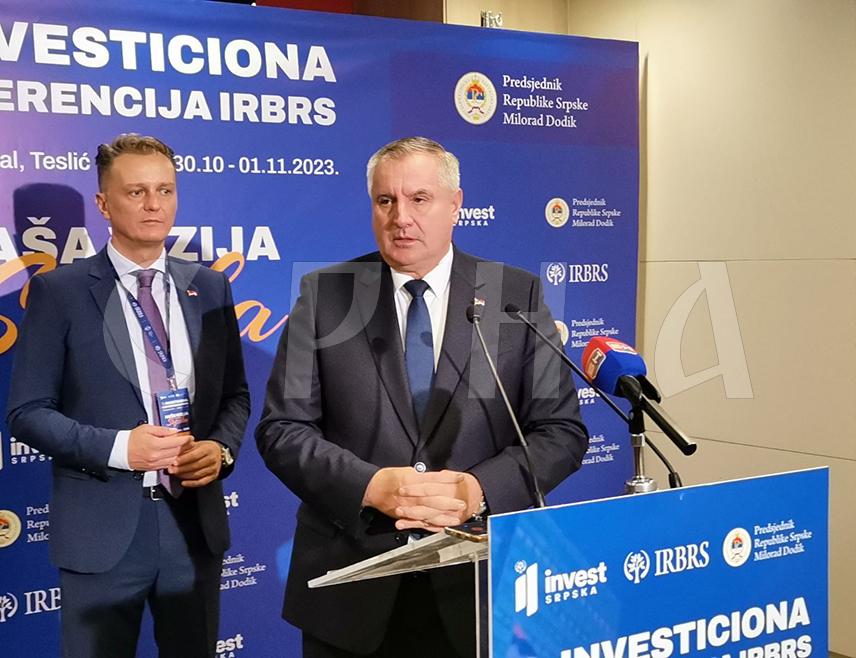TESLIĆ, OCTOBER 31 /SRNA/ - The Prime Minister of Republika Srpska Radovan Višković has said today that Srpska has potential and significant advantages for foreign investments, and that the current investment cycle is greater than BAM four billion.