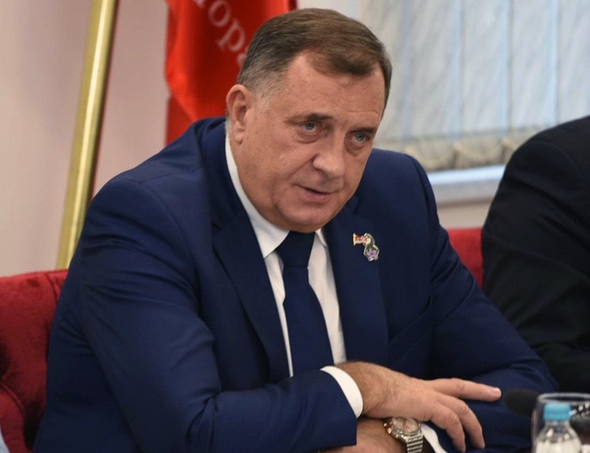 БАЊАЛУКА, 11. НОВЕМБРА /СРНА/ - Предсједник Републике Српске Милорад Додик честитао је српском народу Дан примирја у Првом свјетском рату, 11. новембар, истичући да је то празник јунаштва када је славна српска војска својим јунаштвом и храброшћу остварила вјековни сан о ослобођењу.