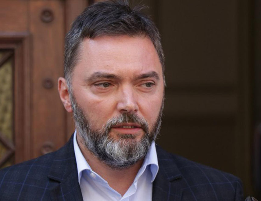 ПАЛЕ, 8. ДЕЦЕМБРА /СРНА/ - Министар спољне трговине и економских односа у Савјету министара Сташа Кошарац изјавио је данас да је руководство Републике Српске опредијељено за блиску сарадњу са Србијом и да је потврда јачања тих веза данашње отварање Конзулата Србије на Палама.