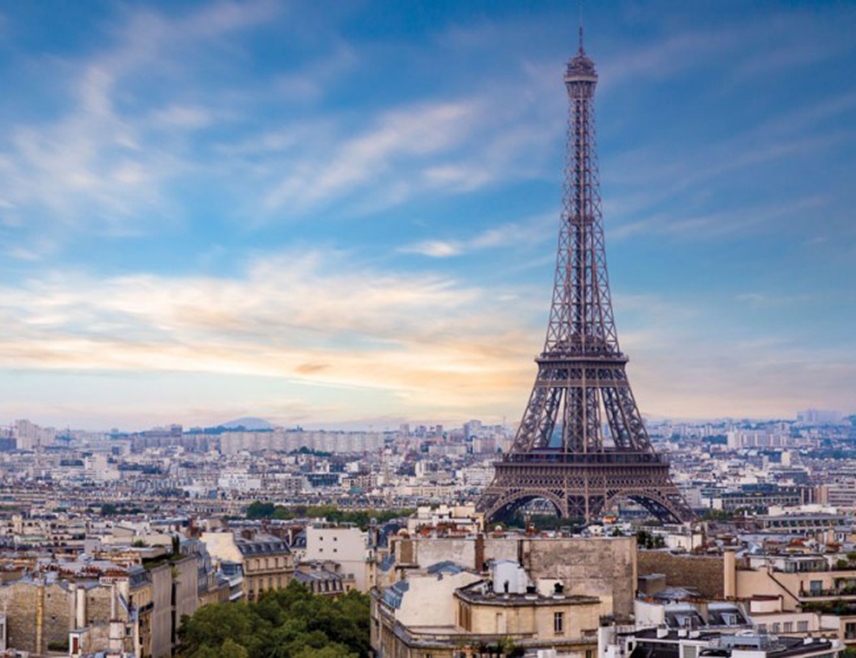 ПАРИЗ, 27. ДЕЦЕМБРА /СРНА/ - Ајфелов торањ у Паризу затворен је за посјетиоце због штрајка у вези са преговорима око уговора и то на стогодишњицу рођења Гистава Ајфела, творца овог симбола главног града Француске.