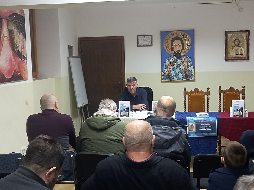 БЕОГРАД, 28. ДЕЦЕМБРА /СРНА/ - У Српском културном центру "Ћирилица" у Београду вечерас је представљена књига "Битка за Возућу 1992-1995" аутора Ненада Цвјетковића, којa документовано и чињенично говори о возућкој епопеји и надљудској борби Срба из долине Криваје за своја огњишта.