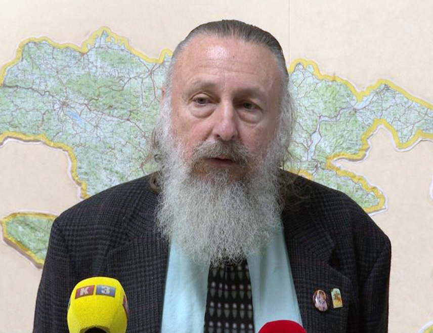 ВАШИНГТОН, 12. ЈАНУАРА /СРНА/ - Прелети авиона НАТО-а изнад Републике Српске на дан обиљежавања Дана Републике 9. јануара су отворена пријетња употребом силе уколико притисци са Запада резултирају насиљем, изјавио је угледни политички аналитичар и бивши амерички дипломата Џејмс Џатрас.