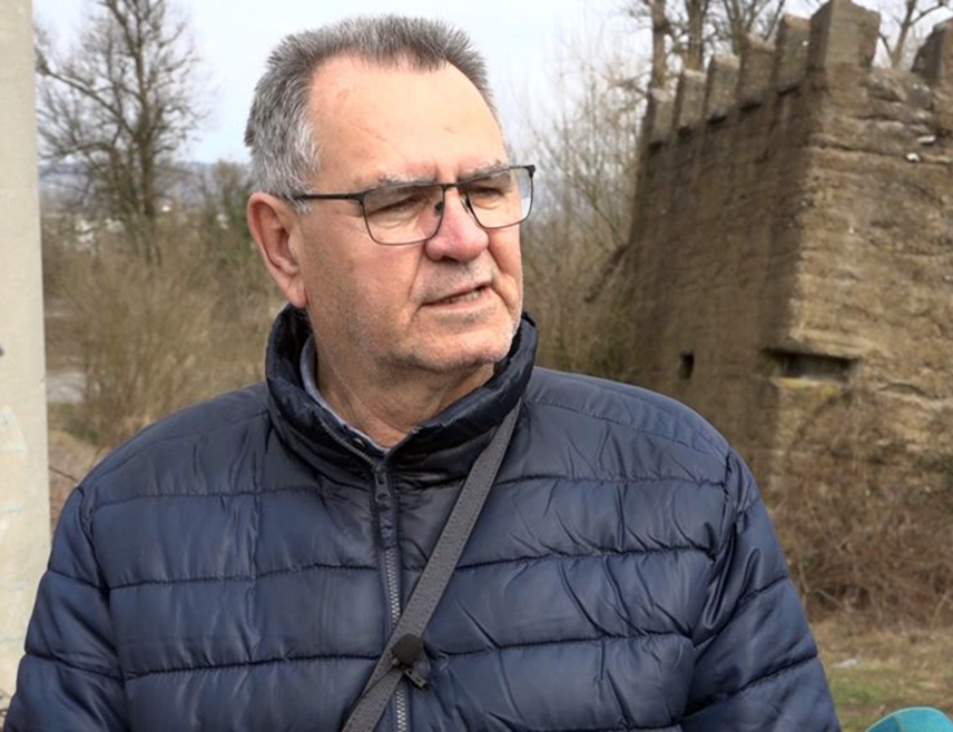 ДЕРВЕНТА, 2. ФЕБРУАРА /СРНА/ - За српске логораше увреда је и понижење то што је Харис Скелић са добојским Окружним тужилаштвом потписао споразум о признању кривице за злочине над српским цивилима у Дервенти за казну затвора од једне године, рекао је Срни предсједник Удружења ратних заробљеника града Дервента Драго Кнежевић.
