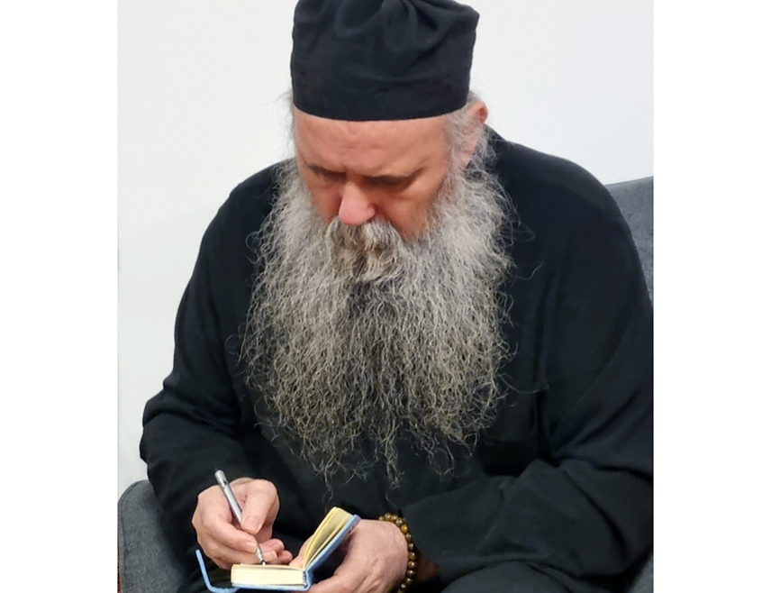 БИЈЕЉИНА, 14. ФЕБРУАРА /СРНА/ - Његово преосвештенство епископ зворничко-тузлански Фотије рекао је да за православне није прихватљив покушај прављења једне свјетске религије, објављено је на сајту Епархије.