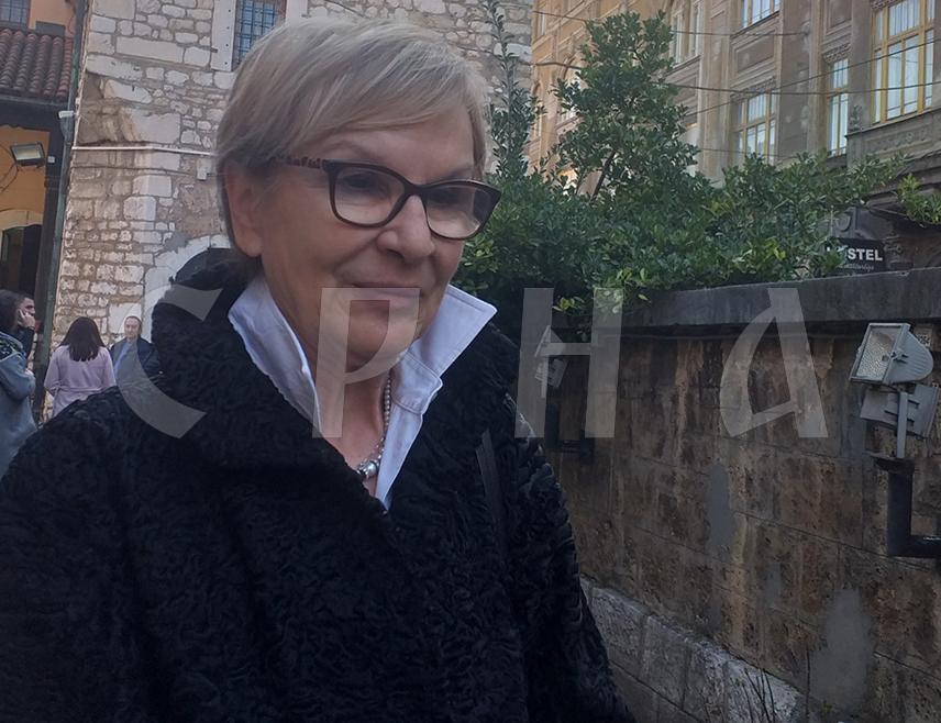 САРАЈЕВО, 3. МАРТА /СРНА/ - Стара црква у Сарајеву заузимала је посебно мјесто у животу и дјелима Моме Капора, који је много писао и о тој светињи на Башчаршији, те о почетку рата који је за њу везан, изјавила је данас Капорова супруга Љиљана.