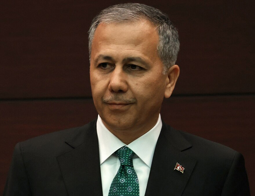 АНКАРА, 26.МАРТА /СРНА - РИА Новости/ - Турска полиција привела је 147 људи у 30 провинција због повезаности са "Исламском државом", саопштио је турски министар унутрашњих послова Али Јерликаја.