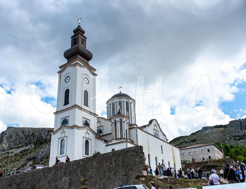 MOSTAR, APRIL 3 /SRNA/ - The restoration works on the Cathedral Church of Holy Trinity in Mostar will resume in mid-April thanks to the funds provided by Republika Srpska President Milorad Dodik, said the elder of this church Duško Kojić.