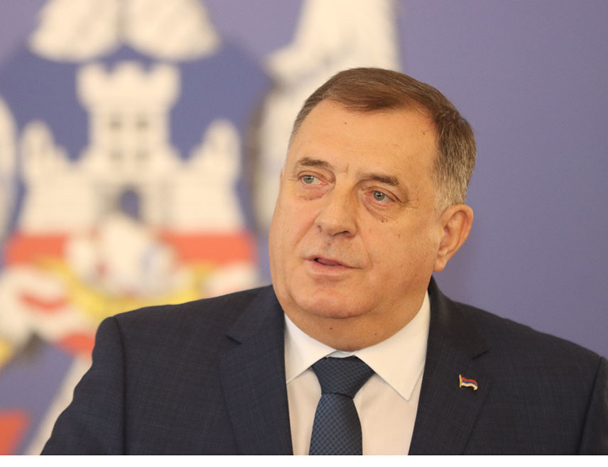 БАЊАЛУКА, 4. АПРИЛА /СРНА/ - Предсједник Републике Српске Милорад Додик изјавио је да очекује да ће Кристијан Шмит доживјети потпуну делегитимизацију у Србији.