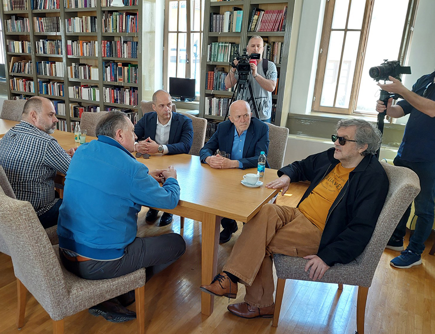 VIŠEGRAD, APRIL 6 /SRNA/ - The creator of Andrićgrad, Emir Kusturica, has said today in Višegrad that Andrićgrad will be an even more important place and a bigger focal point of culture, and that the President of Republika Srpska Milorad Dodik promised the completion of all works in this unique place.