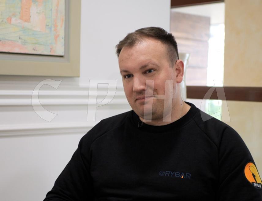 БАЊАЛУКА, 23. АПРИЛА /СРНА/ - Геополитички експерт Михаил Звинчук изјавио је Срни да је Република Српска савремена Спарта и нагласио да је потребна јача медијска акција да би се смањио притисак Запада на Српску, па и у вези са најављеном резолуцијом о Сребреници у УН.