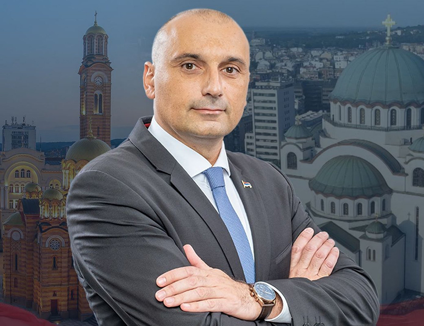 КОЗАРСКА ДУБИЦА, 9. МАЈА /СРНА/ - Предсједник Народне партије Српске Дарко Бањац истакао је да се Срби данас са поносом сјећају историјске побједе над фашизмом и да је српски народ увијек био на правој страни, те да се и даље бори за исте идеале - слободу и правду.