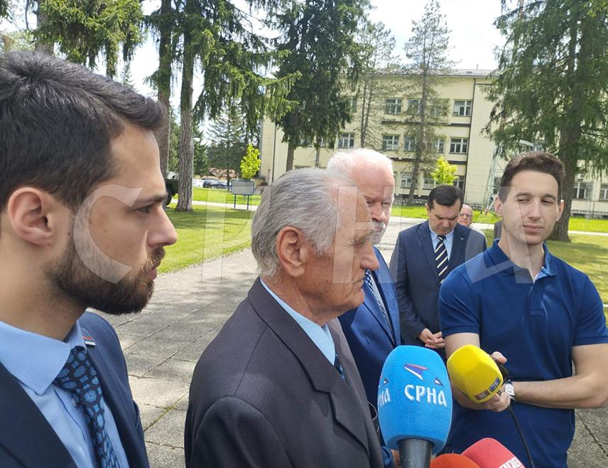 БАЊАЛУКА, 31. МАЈА /СРНА/ - Некадашњи начелник штаба Првог крајишког корпуса Војске Републике Српске /ВРС/ генерал-потпуковник у пензији Бошко Келечевић рекао је да су Први и Други крајишки корпус, заједно са осталим корпусима и јединицама ВРС, имали значајну улогу у стварању Српске.