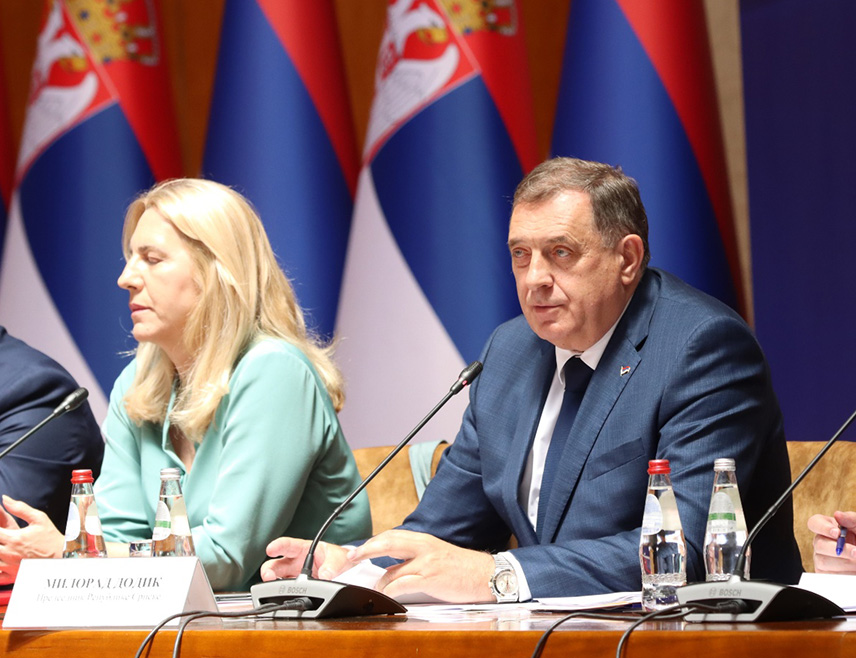 BELGRADE, JUNE 8 /SRNA/ - The President of Republika Srpska Milorad Dodik pointed out today in Belgrade that the circumstances on the international level have changed and that is why it is important that the Serb people at the All-Serb Assembly define and answer the open questions.