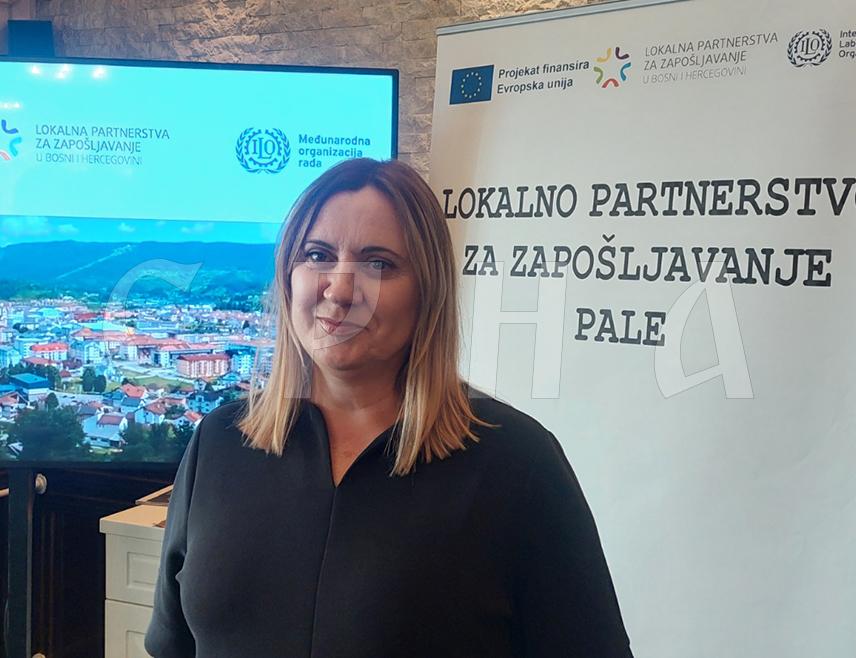 ПАЛЕ, 14. ЈУНА /СРНА/ - У оквиру пројекта "Локалним партнерством до запошљавања на Палама", који финансира ЕУ, 35 лица са подручја Пала обезбиједило је запослење преквалификацијом, а покренуто је шест малих бизниса.