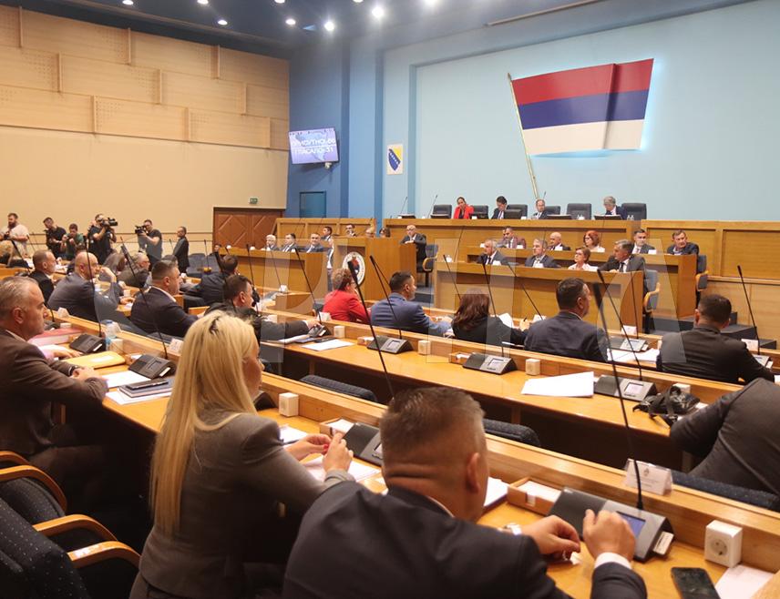 BANJA LUKA, JULY 2 /SRNA/ - The Republika Srpska National Assembly adopted today the Declaration on the Protection of National and Political Rights and the Common Future of the Serbian People, along with the conclusions related to this document from the Pan-Serbian Assembly held in Belgrade.