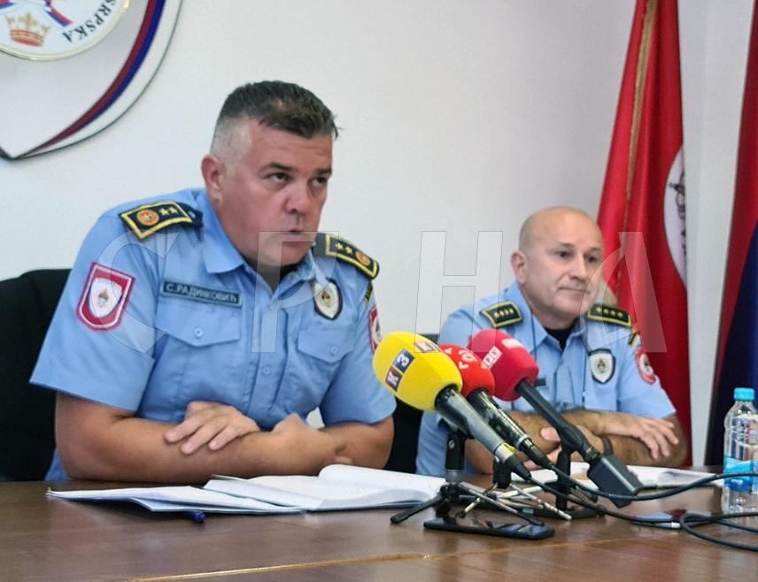 ДОБОЈ, 10. ЈУЛА /СРНА/ - Полицијска управа Добој је у првом полугодишту евидентирала за 0,5 одсто мање саобраћајних незгода него у истом периоду лани, али је број кривичних дјела повећан за 12,4 одсто, речено је данас на конференцији за новинаре представника Управе.