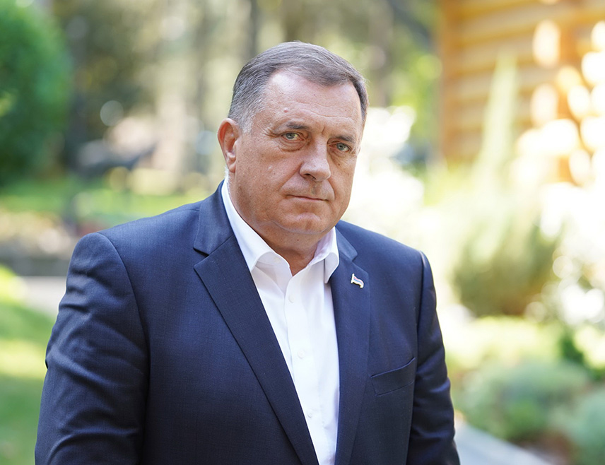 TREBINJE, AUGUST 19 /SRNA/ - Republika Srpska President Milorad Dodik said on Monday evening that Trebinje shows progress year after year for the benefit of all who live in the city. He also announced that in a month or two, the mass purchase of land for the construction of the airport is expected to begin.