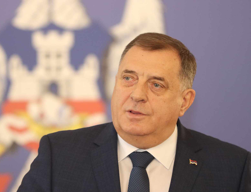 БАЊАЛУКА, 15. СЕПТЕМБРА /СРНА/ - Предсједник Републике Српске Милорад Додик честитао је свим Србима Дан српског јединства, слободе и националне заставе, поручивши да их 15. септембар обједињује у духу заједништва, поноса и историјског насљеђа и да је увјерен у непоколебљиво јединство српског народа.