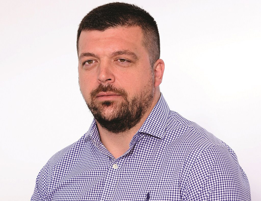 ИСТОЧНО САРАЈЕВО, 6. ОКТОБРА /СРНА/ - Вршилац дужности директора Републичке управе цивилне заштите /РУЦЗ/ Борис Трнинић изјавио је да су тимови РУЦЗ који учествују у акцији спасавања и рашчишћавања у Јабланици, погођеној поплавама, привремено напустили терен како би могли да гласају на данашњим локалним изборима, али да ће се вратити како ко буде завршавао своју грађанску дужност.