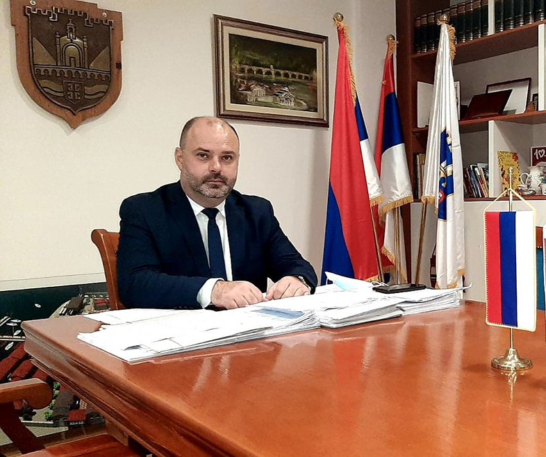 ВИШЕГРАД, 6. ОКТОБРА /СРНА/ - Кандидат СНСД-а за начелника општине Вишеград Младен Ђуревић прогласио је побједу на локалним изборима.
