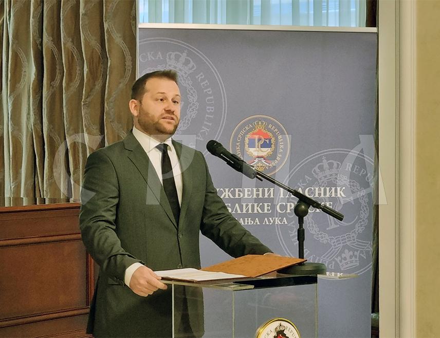 БАЊАЛУКА, 14. ОКТОБРА /СРНА/ - Вршилац дужности директора "Службеног гласника Републике Српске" Милош Лукић изјавио је данас у Бањалуци да одбацивање захтјева одбране предсједника Републике Српске Милорада Додика за изузеће судије Суда БиХ Сене Узуновић није нешто што нису очекивали.