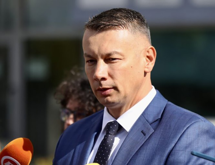 САРАЈЕВО, 15. ОКТОБРА /СРНА/ - Министар безбједности у Савјету министара Ненад Нешић изјавио је да ће земље ЕУ имати највећу корист од потписивања споразума између БиХ и Европске агенције за граничну и обалску стражу /Фронтекс/, јер тиме желе да спријече долазак миграната на њихову територију.
