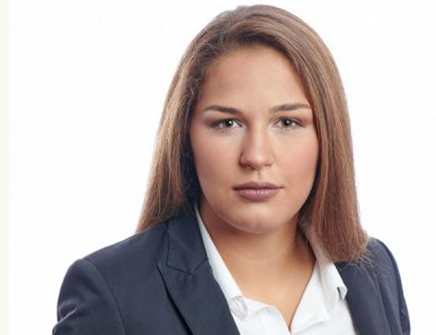 БАЊАЛУЛА, 15. ОКТОБРА /СРНА/ - Потпредсједник Народне скупштине Републике Српске Ања Љубојевић изјавила је за Срну да су прошлост и ратна биографија Сене Узуновић довољан разлог да се једна таква особа никада не нађе у судници у својству судије, као и још један доказ да кадар СДА суверено влада правосуђем.