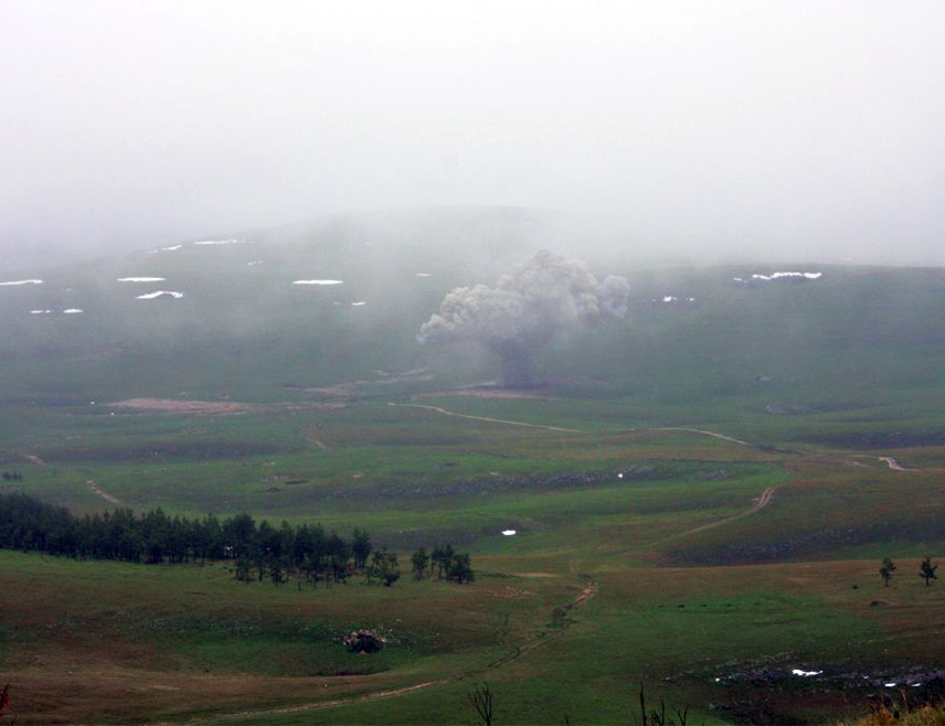 ДРВАР, 18. ОКТОБРА /СРНА/ - Дугогодишњи проблем војног полигона "Барбара" у Гламочу треба да ријеше Федерација БиХ и власт на нивоу БиХ, јер тај полигон много лоше утиче на живот народа у Гламочу и општинама које су наслоњене на ову локалну заједницу, рекао је Срни предсједник Савеза српских удружења "Завичај" Бране Пећанац.