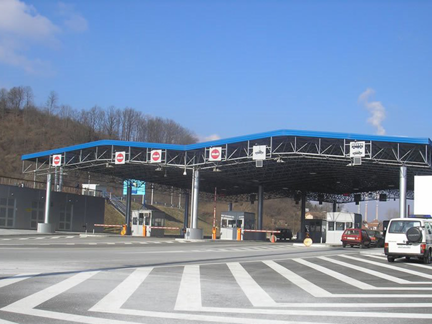 БИЈЕЉИНА, 10. НОВЕМБРА /СРНА/ - Саобраћај је данас појачан на излазу из БиХ према Хрватској на граничним прелазима Градишка, Градина и Велика Кладуша, саопштено је из Ауто-мото савеза Републике Српске.