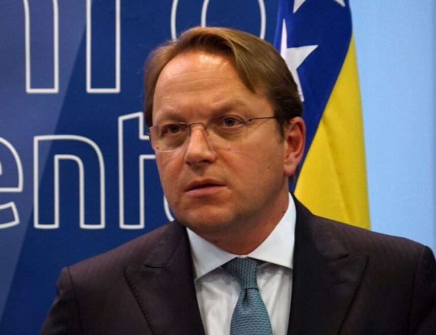 СТРАЗБУР, 11. НОВЕМБРА /СРНА-Ројтерс/ - Одлука о одобравању именовања Оливера Вархељија за новог европског комесара за здравље и за добробит животиња одгођено је, саопштио је неименовани портпарол Европског парламента.