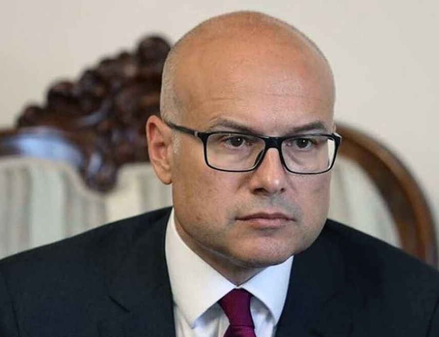 БЕОГРАД, 11. НОВЕМБРА /СРНА/ - Предсједник Владе Србије Милош Вучевић оцијенио је вечерас да хаос који прави опозиција након трагедије у Новом Саду не помаже да се дође до истине коју сви желе да чују.