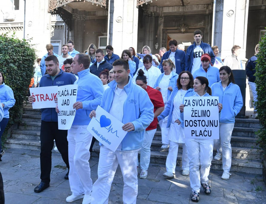 ЗАГРЕБ, 12. НОВЕМБРА /СРНА/ - У Хрватској је настављен штрајк дијела здравствених радника окупљених у Синдикату "Заједно" који захтијевају повећање основице зарада за најмање 20 одсто.