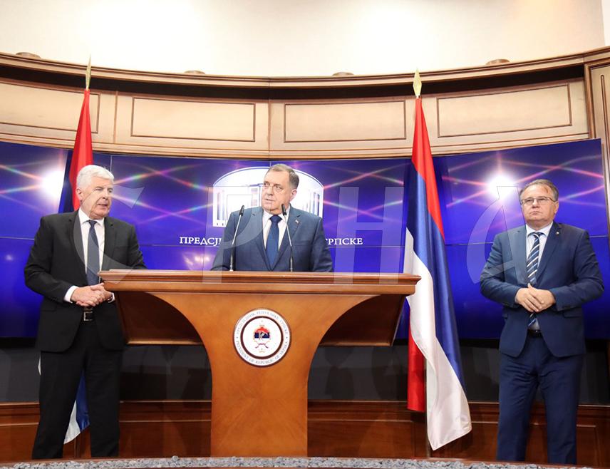 BANJA LUKA, NOVEMBER 14 /SRNA/ - SNSD leader Milorad Dodik said today that a meeting between political party leaders forming the authorities at the BiH level was successful and that the formulation of the Growth Plan will be discussed at a meeting on Monday, November 18.