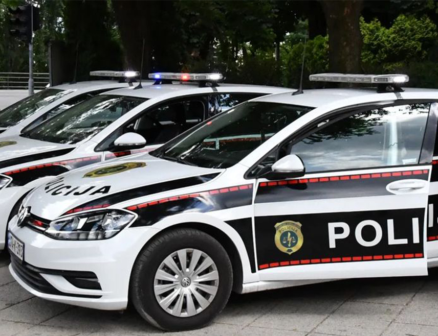 САРАЈЕВО, 27. НОВЕМБРА /СРНА/ - Припадници Министарства унутрашњих послова /МУП/ Кантона Сарајево ухапсили су у оквиру акције "Тракер" мушкарца иницијала А.В. /41/ из Сарајева, а током претреса пронађена је дрога.