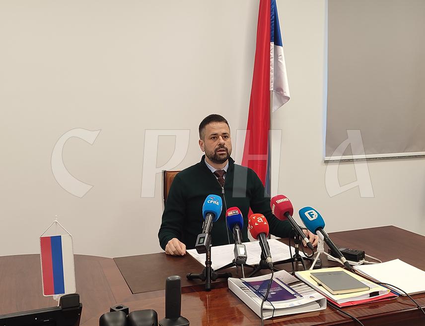 БАЊАЛУКА, 6. ДЕЦЕМБРА /СРНА/ - Министар финансија и трезора у Савјету министара Срђан Амиџић, коментаришући долазак у Сарајево премијера самопроглашеног Косова Аљбина Куртија, рекао је да политичари из Федерације БиХ /ФБиХ/ чине све да се у БиХ не живи нормално и да никада није упознао људе који толико мрзе БиХ као федерални политичари.