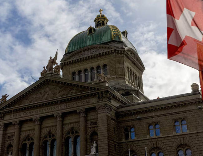 БЕРН, 11. ДЕЦЕМБРА /СРНА - РИА Новости/ - Парламент Швајцарске именовао је министра финансија Карин Келер Зутер за швајцарског предсједника за сљедећу годину.