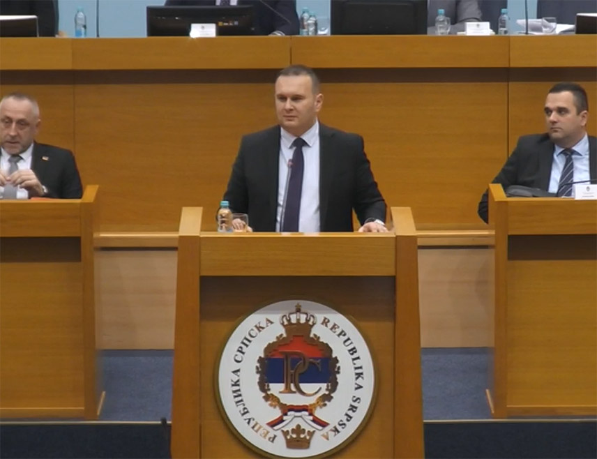 БАЊАЛУКА, 11. ДЕЦЕМБРА /СРНА/ - Предсједник Савеза општина и градова Републике Српске Љубиша Ћосић рекао је да је добро што ће се у складу са Приједлогом закона о измјени и допунама Закона о буџетском систему Српске извршити праведна прерасподјела процијењених више од 600 милиона КМ колико се у наредној години намјерава прикупити од ПДВ-а.