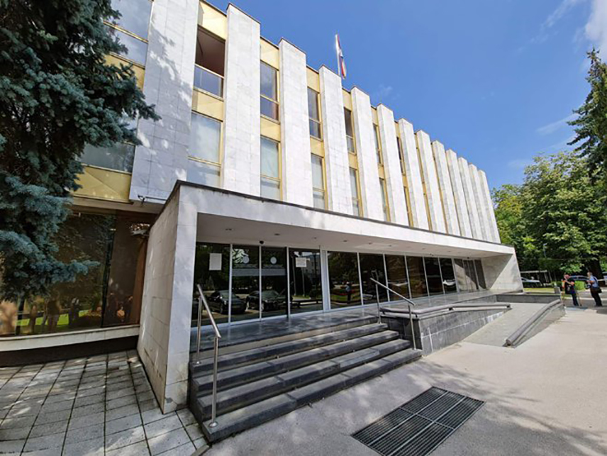 БАЊАЛУКА, 12. ДЕЦЕМБРА /СРНА/ - У Народној скупштини Републике Српске формиран је нови посланички клуб који чине посланици Демократског савеза /ДЕМОС/ и Социјалистичке партије Српске /СПС/, а који су процијенили да ће на овај начин бити ефикаснији у раду, изјавио је Срни посланик СПС-а Максим Скоко.