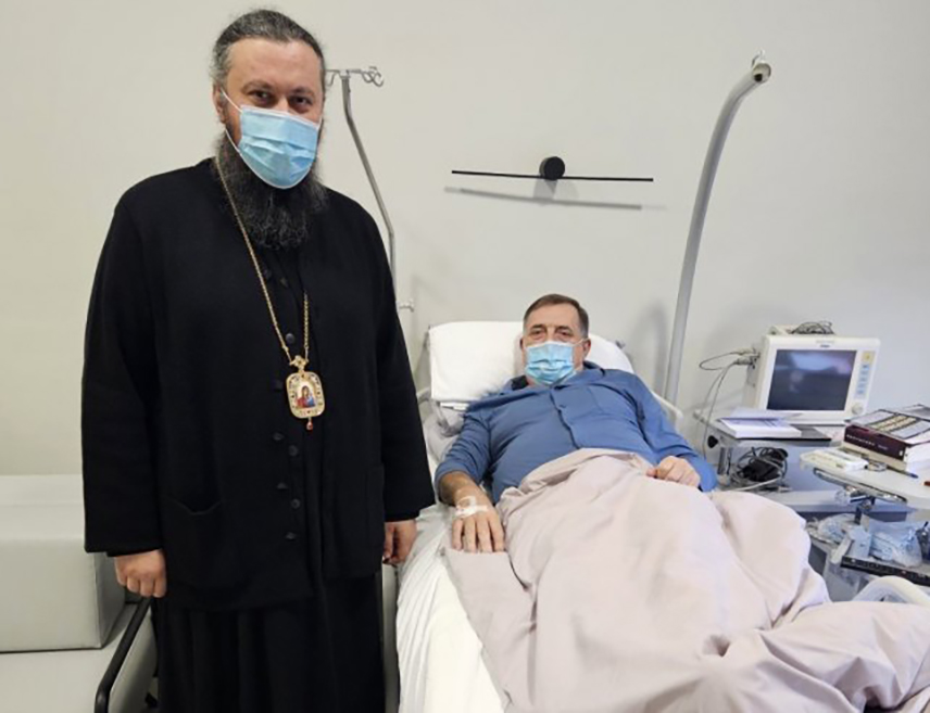 БЕОГРАД, 12. ДЕЦЕМБРА /СРНА/ - Предсједника Републике Српске Милорада Додика данас је у болници у Београду посјетио епископ марчански, викар митрополита бањалучког Сава.
