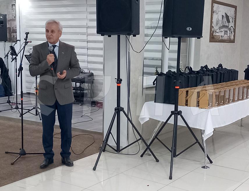 ПРИЈЕДОР, 12. ДЕЦЕМБРА /СРНА/ - Рудник "Арселор Митал Приједор" обиљежио је данас 20 година постојања, а на свечаности је прочитано писмо премијера Републике Српске Радована Вишковића, који је истакао да је овај јубилеј показатељ напорног рада и посвећености индустрији која има кључну улогу у економском развоју Српске.