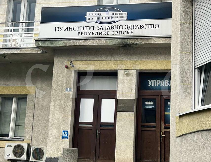 БАЊАЛУКА, 13. ДЕЦЕМБРА /СРНА/ - У Републици Српској су од 2. до 8. децембра пријављена 553 обољења слична грипу, највише у регијама Фоче и Источног Сарајева, а у болницама 84 случаја тешке акутне респираторне инфекције, речено је Срни у Институту за јавно здравство.