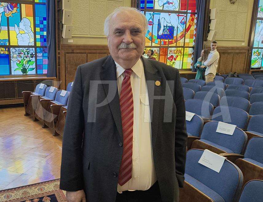 БЕОГРАД, 2. ЈАНУАРА /СРНА/ - Предсједник Српске академије наука и уметности /САНУ/ Зоран Кнежевић рекао је да САНУ има најтјешње односе са Академијом наука и умјетности Републике Српске /АНУРС/, те да ће све учинити да их настави и у 2025. години.